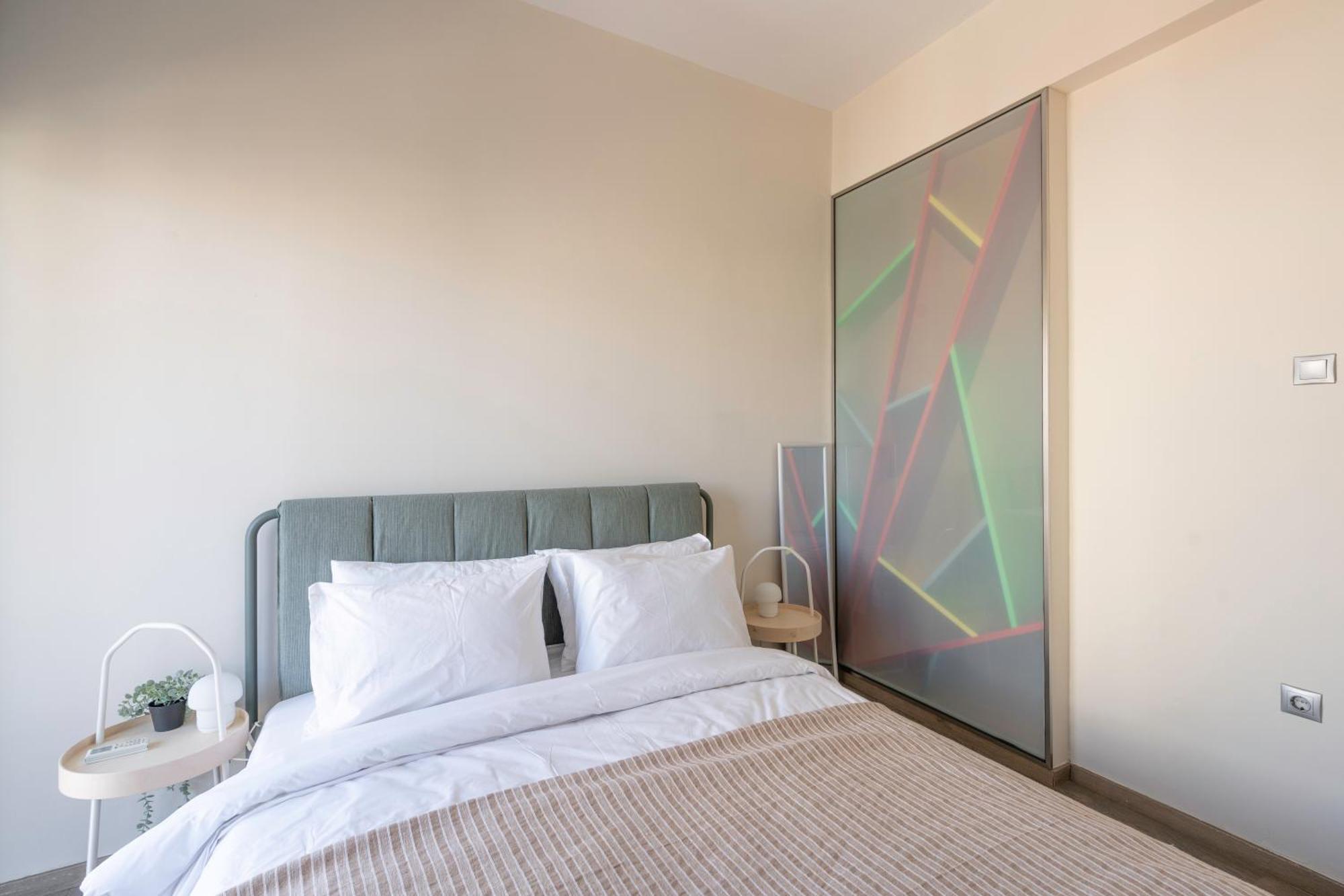 City Oasis: Newly Renovated 2Br Apt In City Center Афины Экстерьер фото